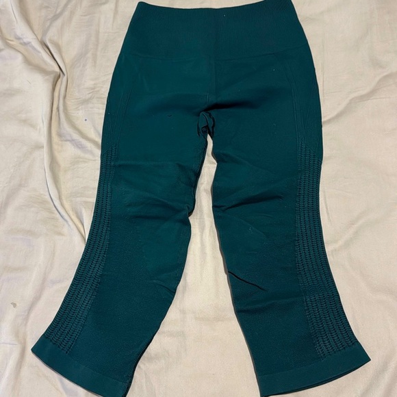 Lululemon Capri - Picture 1 of 2